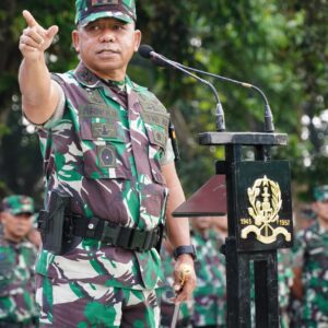 Penyematan Brevet Latihan Widya Yudha dan Menembak Taruna Tingkat III Akmil