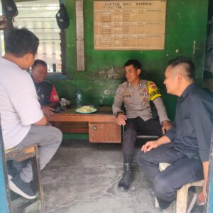 Polsek Cikupa Perkuat Sinergi, Bhabinkamtibmas Sambangi Warga Kampung Ampel