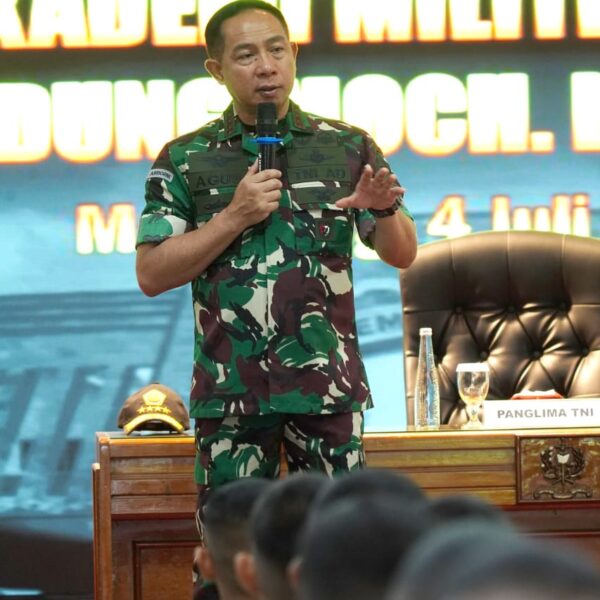 Panglima TNI Berikan Pengarahan kepada Taruna Tingkat I Akademi Militer
