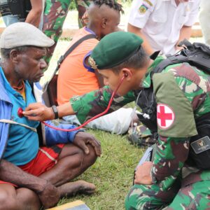 TNI Tegaskan Guru dan Nakes di Yahukimo Profesional, Tak Terlibat Satgas TNI TNI Tegaskan Guru dan Nakes di Yahukimo Profesional, Tak Terlibat Satgas TNI