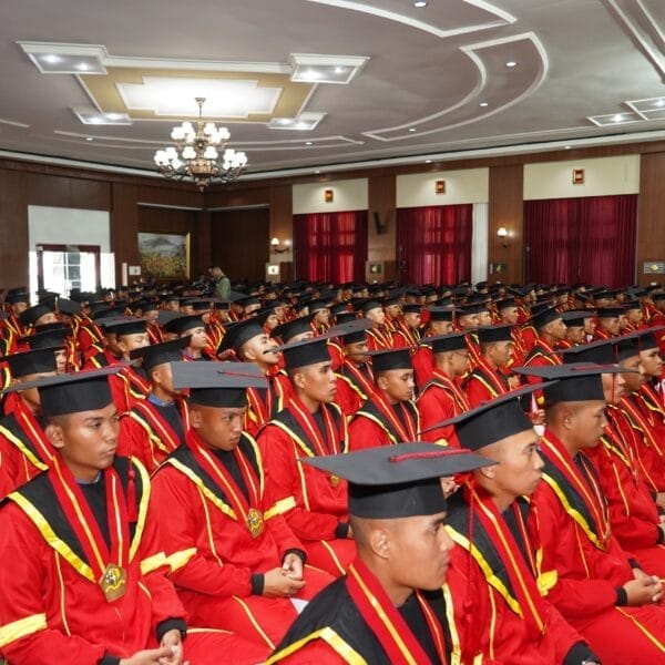 Kasad Wisuda Taruna Akmil Tingkat IV TA 2024/2025 Cetak Lulusan Unggul dan Berprestasi