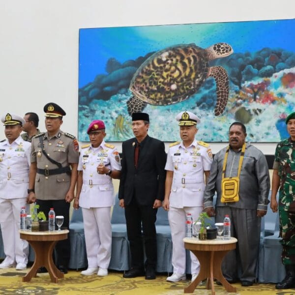 Kas Koarmada III Hadiri Rapat Paripurna DPR Papua Barat Daya Bahas Penetapan Perda Pajak dan Retribusi Daerah