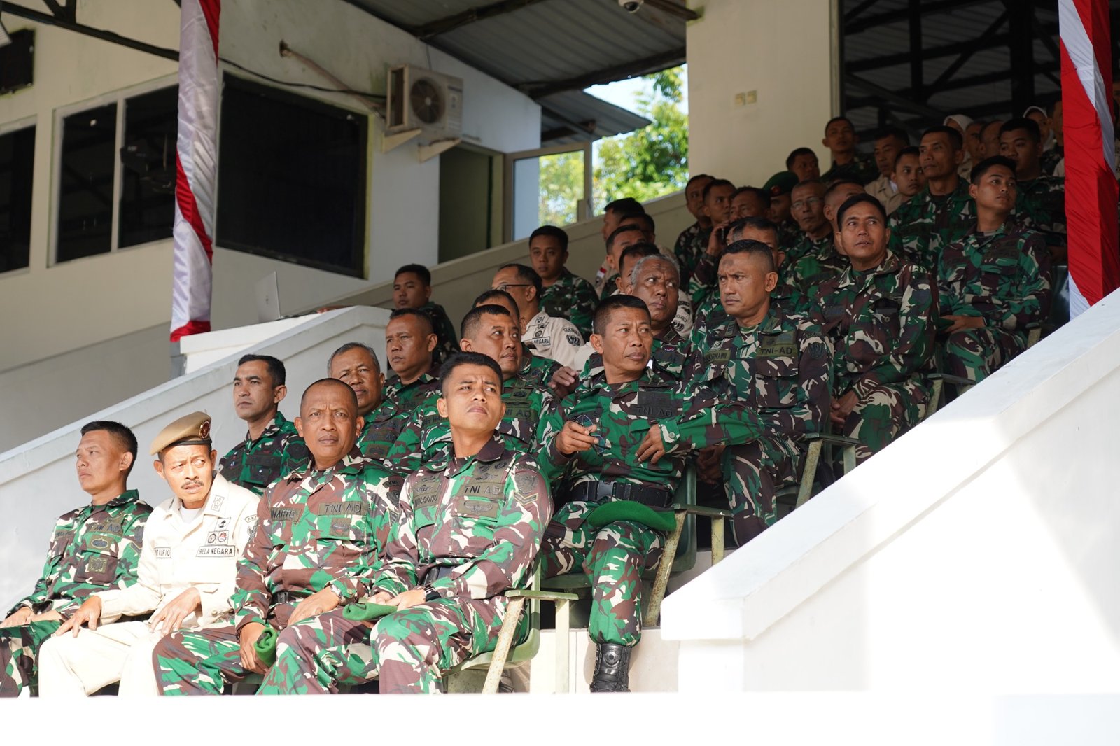 Gubernur Akmil Tekankan Etika Disiplin dan Kepedulian Personel Militer dan PNS Gubernur Akmil Tekankan Etika Disiplin dan Kepedulian Personel Militer dan PNS