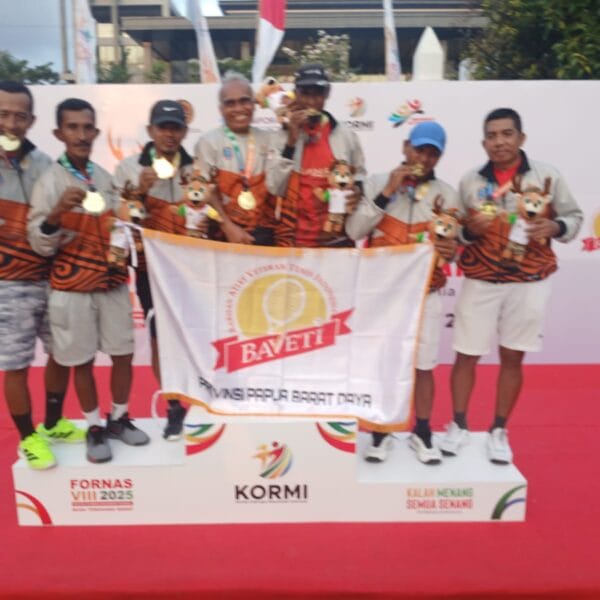 Papua Barat Daya Raih Emas di FORNAS VIII, Tim BAVETI Bersinar di Lapangan Tenis