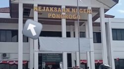 Plafon Kantor Kejari Ponorogo Roboh Saat Sidang Tilang, Warga Jadi Korban