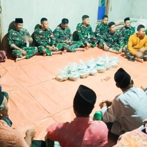 Dekat dengan Rakyat, Satgas TMMD 125 Bojonegoro Ikut Yasinan Rutin Bareng Warga