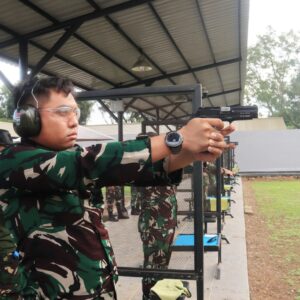 Tingkatkan Kemampuan Prajurit, Lanud Sultan Hasanuddin Gelar Latihan Menembak Pistol