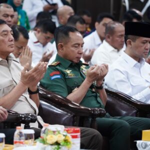 TNI Tegas Hadapi Perambah Hutan Ilegal TNI Tegas Hadapi Perambah Hutan Ilegal