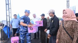 Danlanud Sultan Hasanuddin Bersama Bupati Pinrang Berikan Bantuan Sembako dan Tinjau Sunatan Massal Pada Festival Dirgantara Bumi Lasinrang 2025