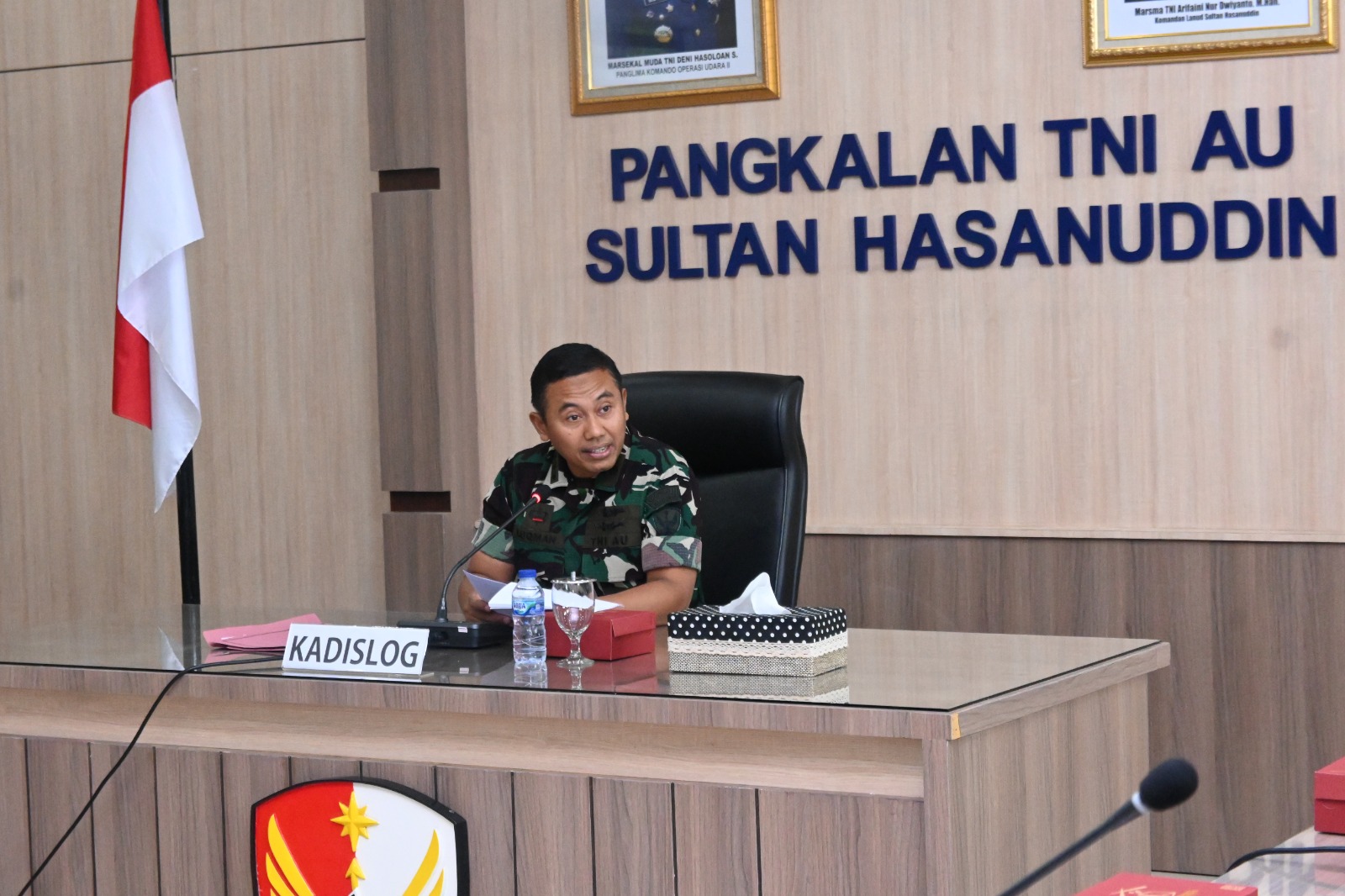 Kadislog Lanud Sultan Hasanuddin Menyaksikan Penandatanganan Pelepasan Hak Tanah Pengganti Aset TNI AU Becakayu