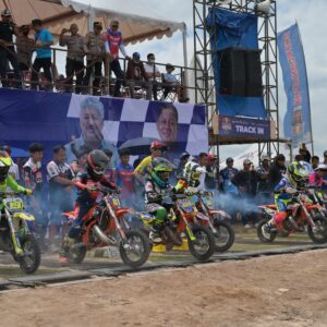 Kejurnas Motor Cross MX 2025 Seri Kedua Digelar di Sirkuit Lanud Sultan Hasanuddin Malimpung Pinrang Kejurnas Motor Cross MX 2025 Seri Kedua Digelar di Sirkuit Lanud Sultan Hasanuddin Malimpung Pinrang