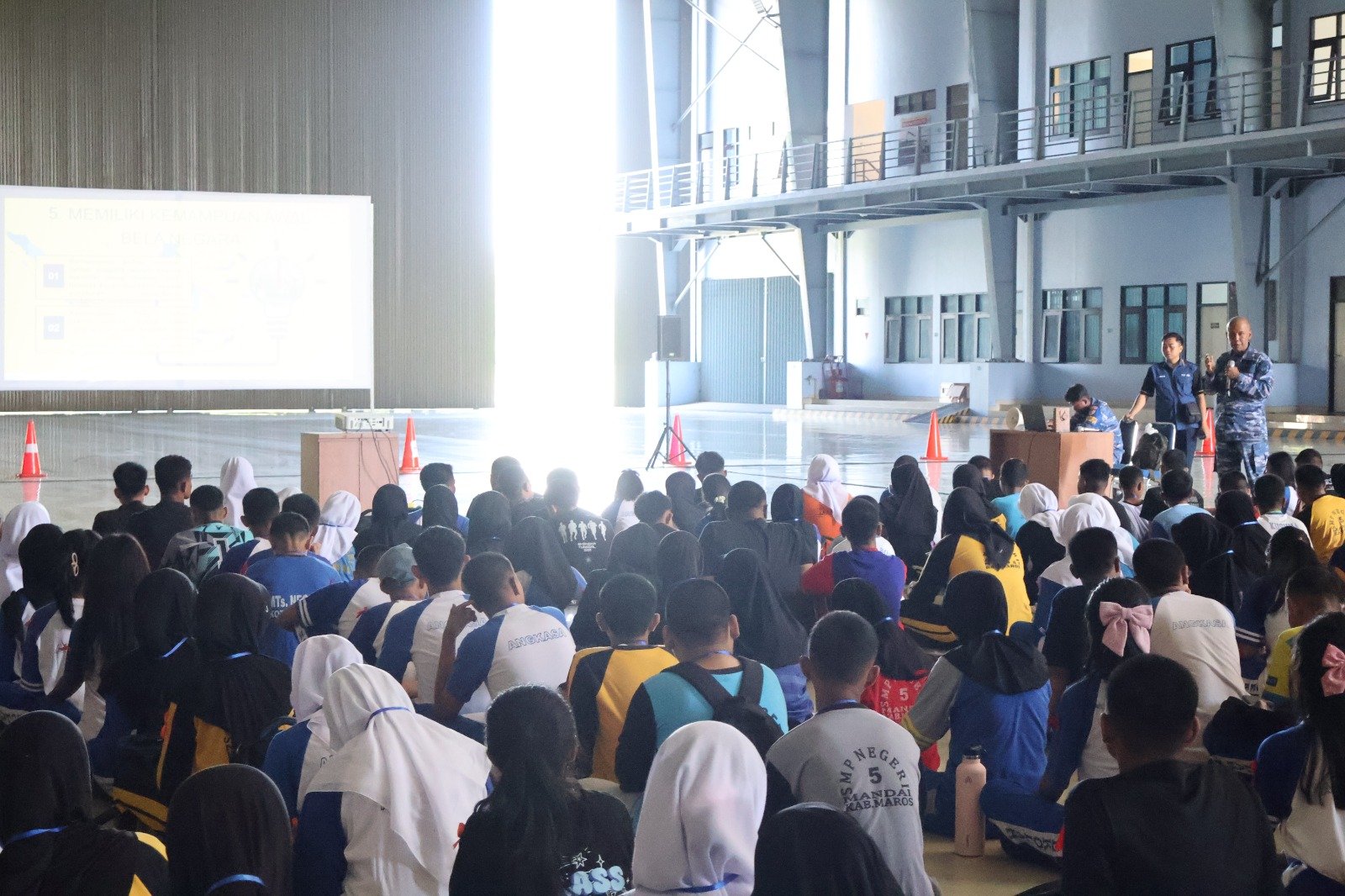 Lanud Sultan Hasanuddin Bekali Siswa Baru SMA Angkasa Pendidikan Karakter dan Wawasan Kebangsaan Lanud Sultan Hasanuddin Bekali Siswa Baru SMA Angkasa Pendidikan Karakter dan Wawasan Kebangsaan