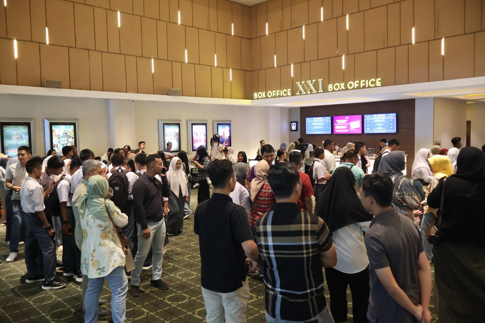 Keluarga Besar Lanud Sultan Hasanuddin Nonton Bersama Film BELIEVE Keluarga Besar Lanud Sultan Hasanuddin Nonton Bersama Film BELIEVE