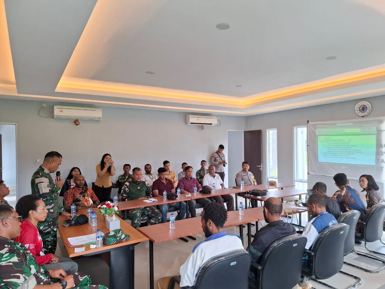 Nasionalisme Warga Perbatasan Menggema, Satgas Yonif 126 Kalacakti Hadiri Pembentukan Panitia HUT RI ke-80 di Distrik Ninati