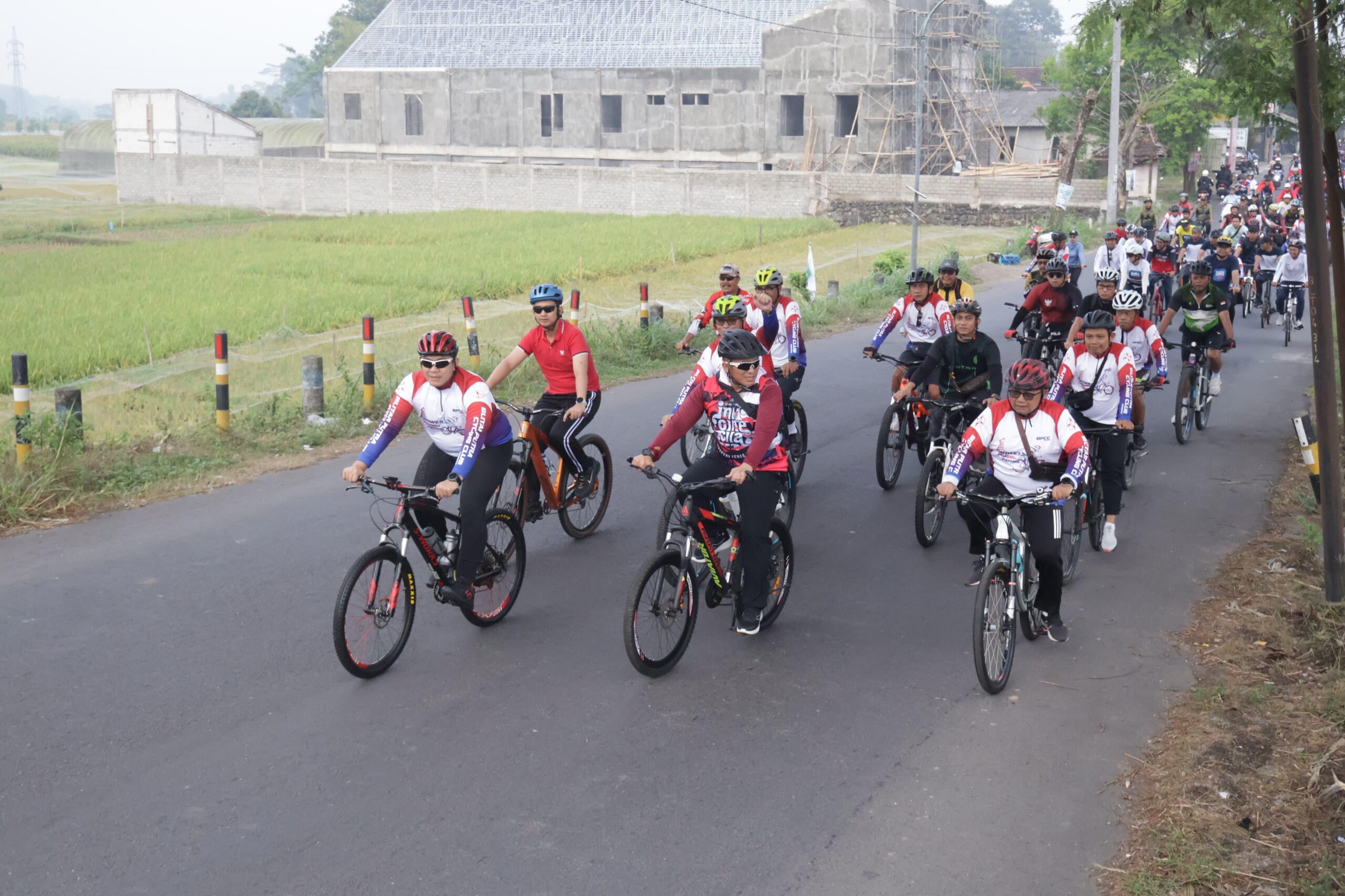 Gowes Sehat Bersama Forkopimda Blitar Peringati Hari Jadi Mahkamah Agung Ke 80