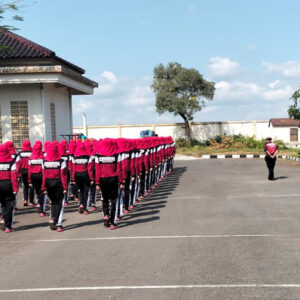 Jelang HUT RI Ke-80, TNI-Polri Matangkan Latihan Pasukan Pengibar Bendera Pusaka Kabupaten Blitar Jelang HUT RI Ke-80, TNI-Polri Matangkan Latihan Pasukan Pengibar Bendera Pusaka Kabupaten Blitar