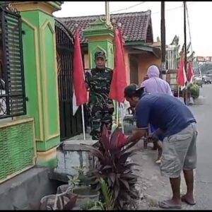 Babinsa Beserta Perangkat Desa Tlogo, Ajak Warga Kibarkan Merah Putih Sambut HUT RI ke-80, Wujudkan Semangat Nasionalisme Babinsa Beserta Perangkat Desa Tlogo, Ajak Warga Kibarkan Merah Putih Sambut HUT RI ke-80, Wujudkan Semangat Nasionalisme