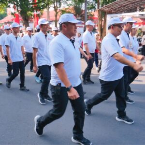 Rangkaian Kegiatan HUT RI Ke 80, Dandim 0808 Beserta Forkopimda Kota Blitar Semarakkan Lomba Baris Berbaris Antar Instansi Rangkaian Kegiatan HUT RI Ke 80, Dandim 0808 Beserta Forkopimda Kota Blitar Semarakkan Lomba Baris Berbaris Antar Instansi