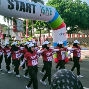 Rangkaian Kegiatan HUT RI Ke 80, Dandim 0808 Beserta Forkopimda Kota Blitar Semarakkan Lomba Baris Berbaris Antar Instansi Rangkaian Kegiatan HUT RI Ke 80, Dandim 0808 Beserta Forkopimda Kota Blitar Semarakkan Lomba Baris Berbaris Antar Instansi