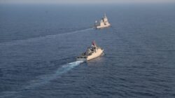 KRI SIM-367 dan KRI Brawijaya-320 Laksanakan Passex di Laut Mediterania