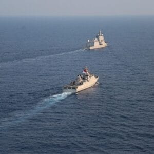 KRI SIM-367 dan KRI Brawijaya-320 Laksanakan Passex di Laut Mediterania