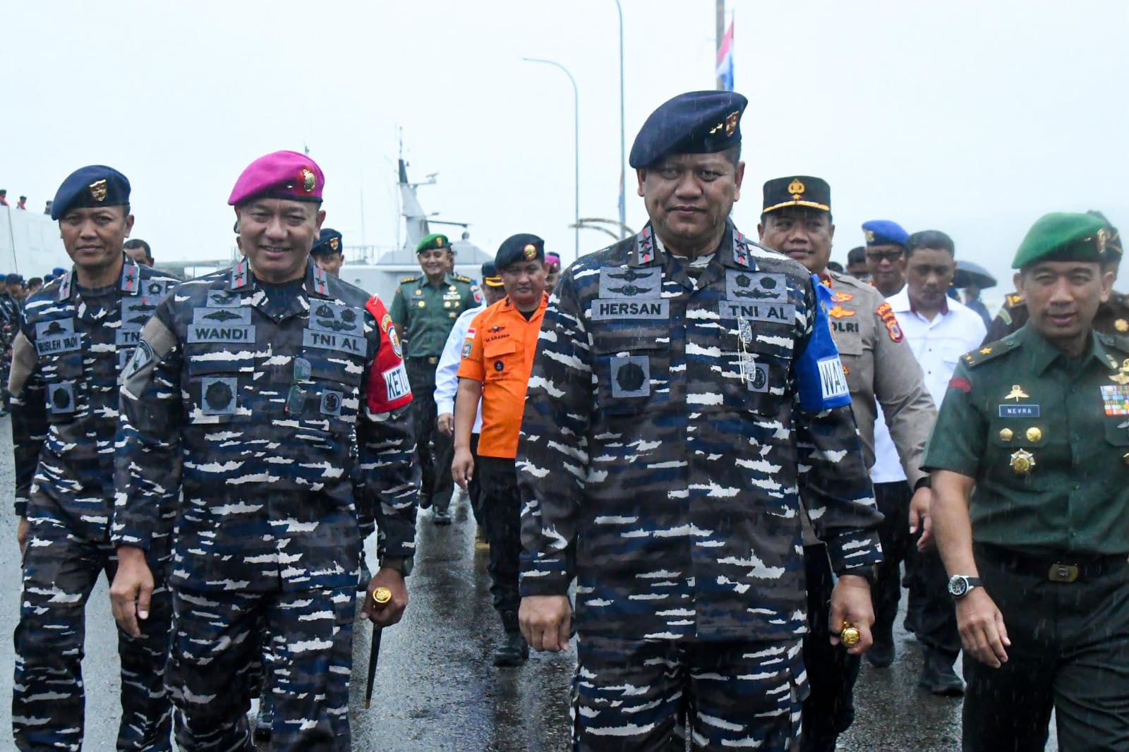 Di Tengah Guyuran Hujan, Pangkoarmada III Pimpin Apel Gelar Latihan SAR Laut TA 2025 di Ambon