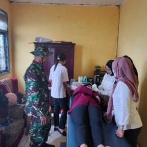 Tulus Ikhlas..!! Pemeriksaan Kesehatan, Pengobatan Massal oleh Satgas TMMD 125 Kodim 1506/Namlea