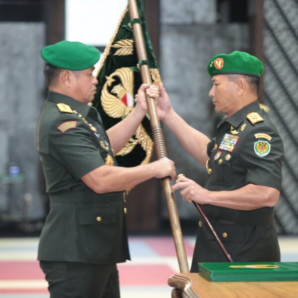 Kasad Pimpin Sertijab Gubernur Akmil