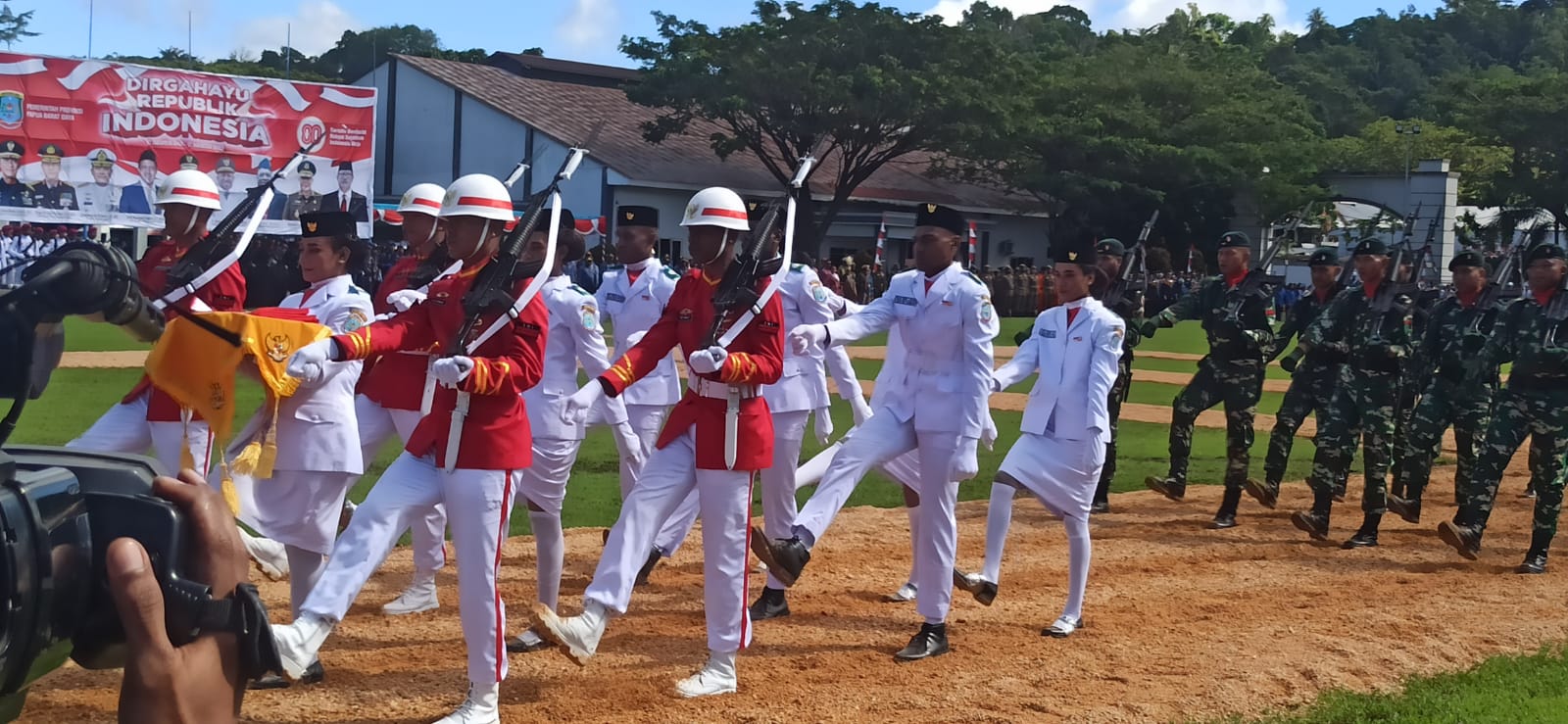 Gubernur PBD Pimpin Upacara HUT RI ke-80 dengan Khidmat