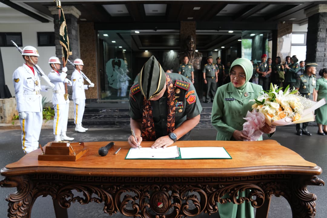 Wakil Panglima TNI Ikuti Tradisi Pengantar Tugas di Mabesad