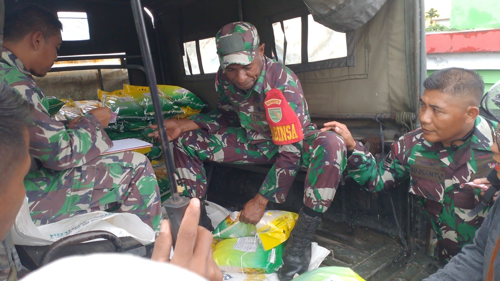 Dukung Program Pemerintah Stabilkan Harga Beras, Kodim 1710/Mimika Gencarkan Gerakan Pangan Murah Untuk Warga Mimika