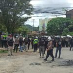 Polri Bersama TNI Bersihkan Blokade, 10 Pelaku Perusak di Sorong Diamankan