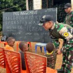TNI Ajarkan Bahasa Indonesia kepada Anak-anak di Perbatasan yang Masih Gunakan Bahasa Inggris