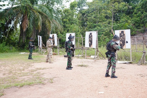 Pasukan Khusus TNI dan USSOF Gelar Latihan Menembak Reaksi di Baturaja