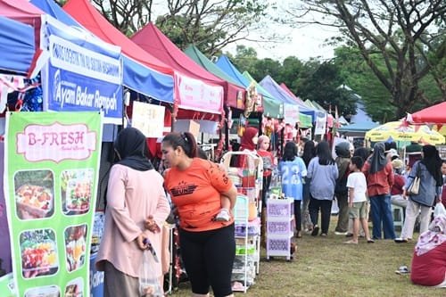 Warga Masyarakat Serbu Gebyar UMKM, Kolaborasi Lanud Sultan Hasanuddin Dan Kabupaten Maros