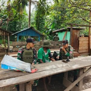 Cegah Penyakit, Satgas Yonif 312/KH Pos Kalimaro Ajarkan Pola Hidup Sehat