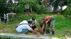 Babinsa Ngadirejo Ajak Warga Tanam Pohon Saman Untuk Lestarikan Sumber Mata Air