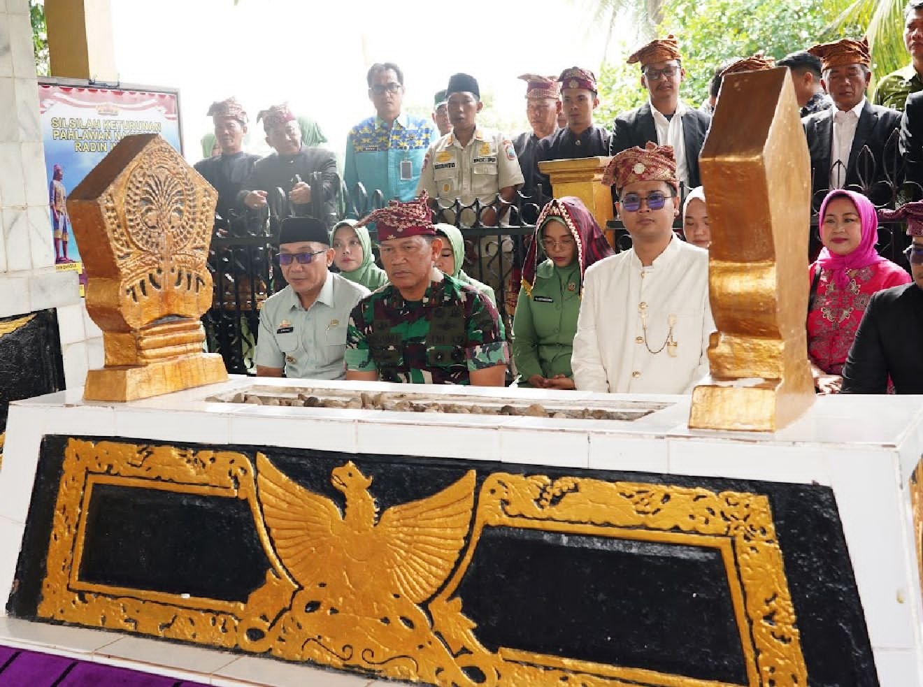 Pangdam XXI/Radin Inten Ziarah ke Makam Pahlawan Nasional Radin Inten II