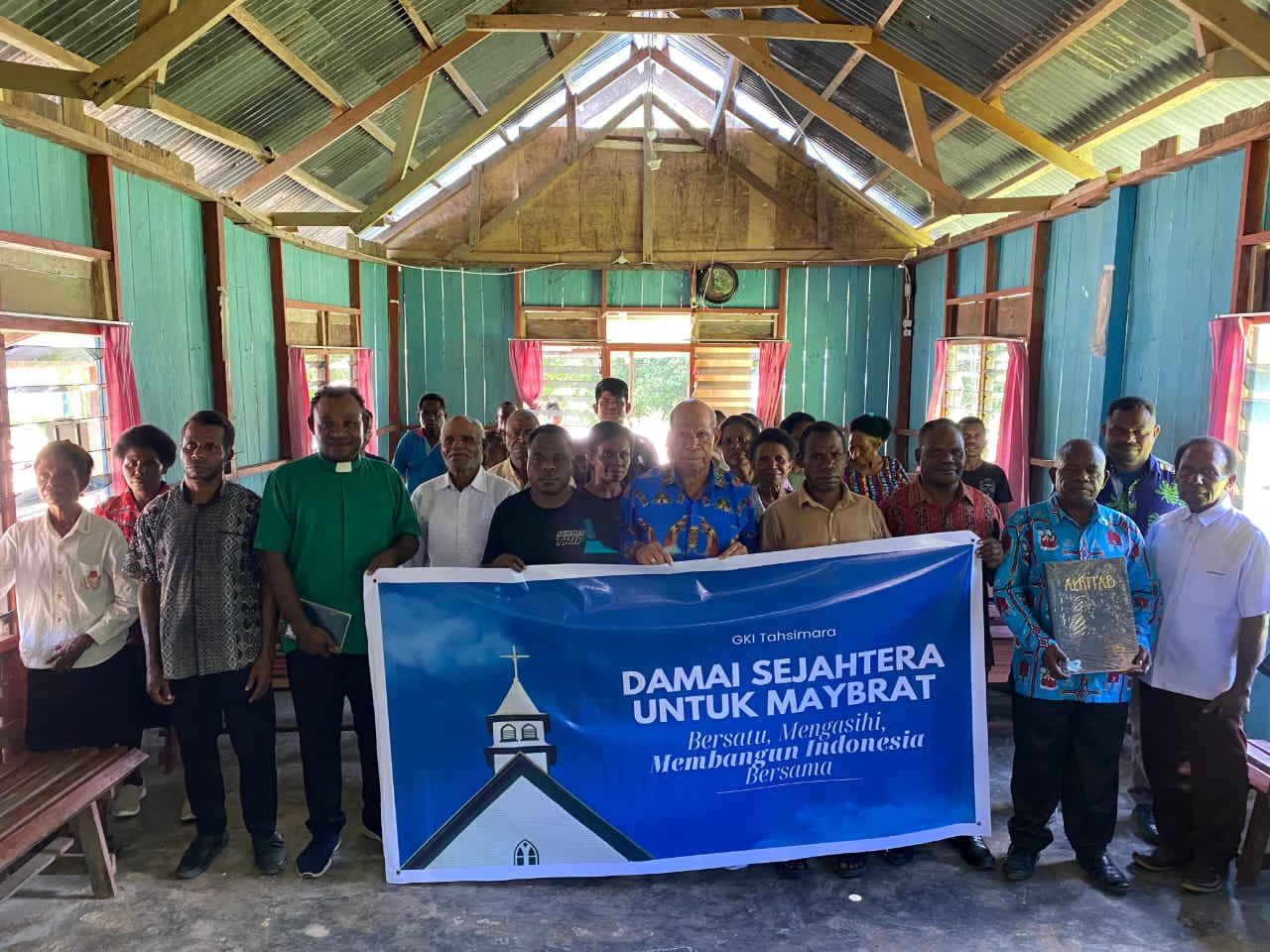 Pemerintah, Gereja dan Tokoh Adat Bersatu Serukan Damai dan Dukung Pembangunan Maybrat