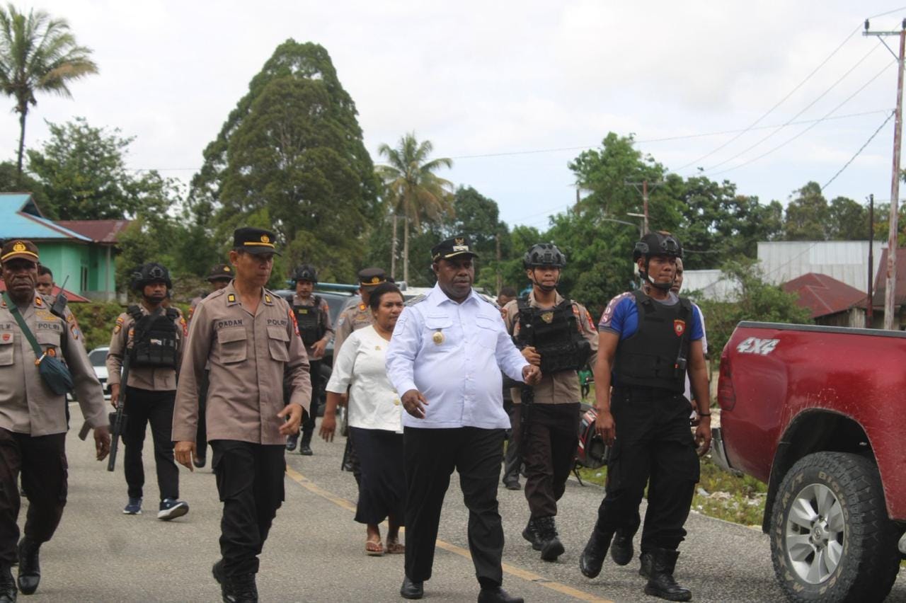 Polres Maybrat Amankan Aksi Pemalangan Jalan Utama di Susumuk Terkait Kasus Pengeroyokan