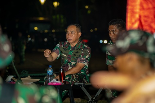 Panglima TNI Melariskan UMKM Berbaur Makan Malam Bersama Prajurit