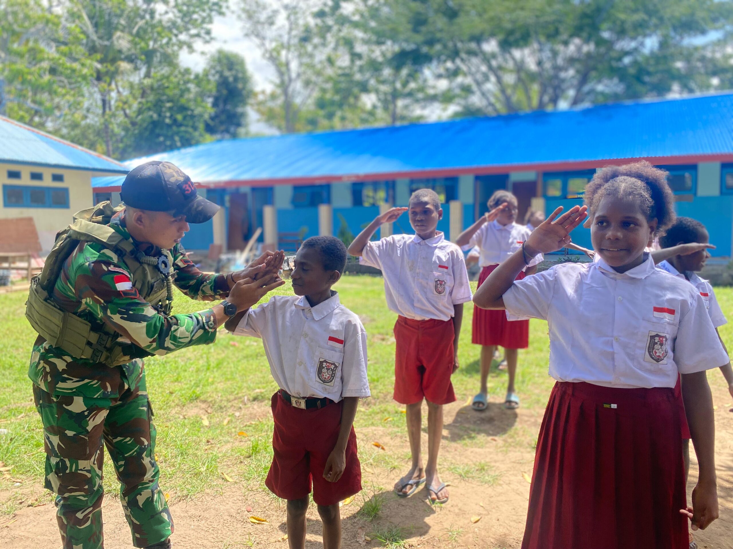 Gadik Perbatasan: TNI Menyalakan Pelita Ilmu untuk Penerus Bangsa dan Wujudkan Generasi Cerdas di Perbatasan