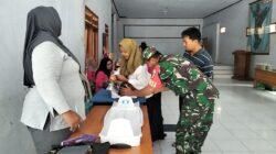 Wujudkan Balita Sehat, Babinsa Bakung Dampingi Pelaksanaan Posyandu