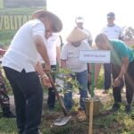Bakti Sosial Dan Senam Bersama, Warnai Acara Tanam Pohon Dan Sebar Bibit Nila Di Lahan Integrated Farming Kodim 0808 Blitar