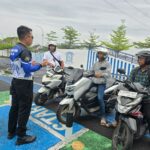 POLANTAS MENYAPA, Satlantas Polres Tuban Edukasi Prosedur SIM Secara Langsung ke Masyarakat