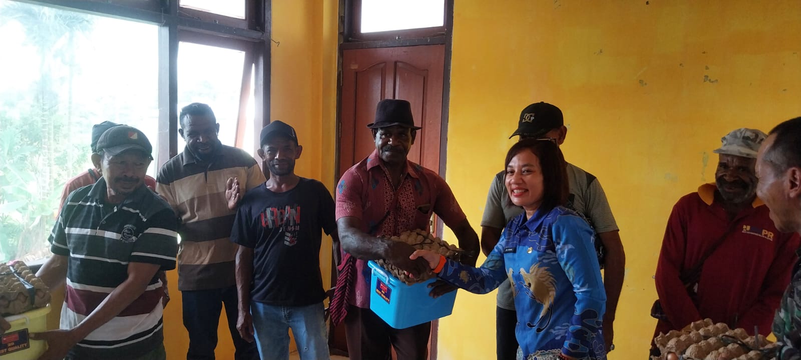 Pemerintah Pusat Tingkatkan Perekonomian Masyarakat Papua Barat Daya melalui Program Bantuan Ternak dan Sembako
