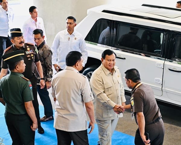 Panglima TNI Dampingi Presiden RI Saksikan Penyerahan Uang Sitaan Hasil Korupsi Rp 13,25 Triliun di Kejaksaan Agung