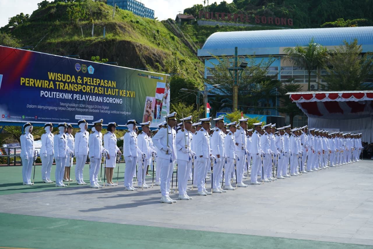 Wujudkan Generasi Muda Profesional, Kadister Kodaeral XIV Hadiri Wisuda Perwira Transportasi Laut Poltekpel Sorong Wujudkan Generasi Muda Profesional, Kadister Kodaeral XIV Hadiri Wisuda Perwira Transportasi Laut Poltekpel Sorong