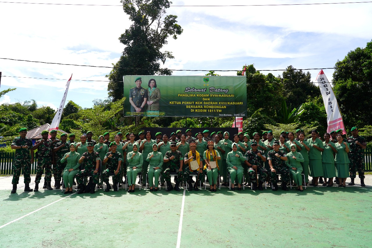 Pangdam Kasuari Kunjungi Kodim 1811/Teluk Wondama : Dorong Prajurit Tetap Semangat dan Dekat dengan Masyarakat Pangdam Kasuari Kunjungi Kodim 1811/Teluk Wondama : Dorong Prajurit Tetap Semangat dan Dekat dengan Masyarakat
