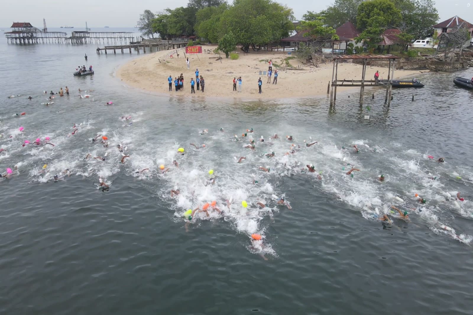 Prajurit Koarmada III Raih Juara I di Navy Open Water Sport 2025, Harumkan Nama Armada III di Laut Makassar Prajurit Koarmada III Raih Juara I di Navy Open Water Sport 2025, Harumkan Nama Armada III di Laut Makassar